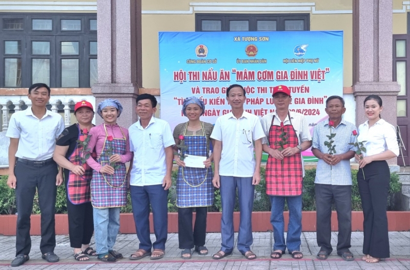 Công đoàn cơ sở xã Tượng Sơn huyện Thạch Hà phối hợp tổ chức Hội thi nấu ăn giỏi.